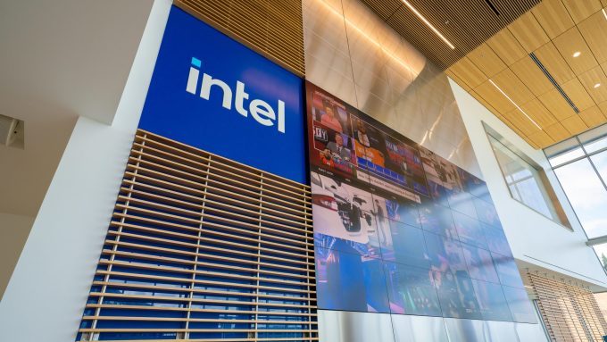 Nhân viên Intel có thể nhận đến 500.000 euro nếu tự nguyện thôi việc