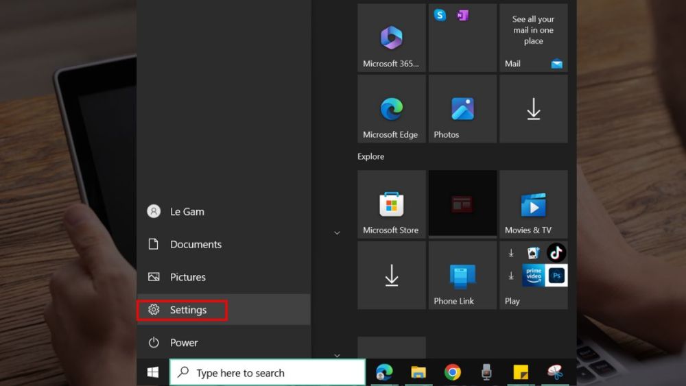 Làm trong suốt thanh taskbar Win 10 cách 1 bước 1